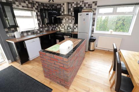 292 North Road, Yate, Bristol, BS37 7LL