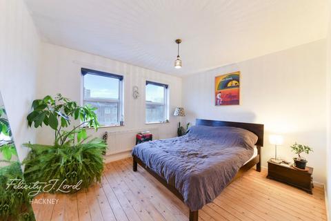 20 Beeston Close, London, E8 2HG