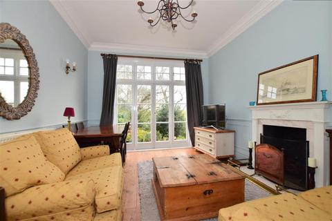 22 Russell Road, Buckhurst Hill, IG9 5QJ