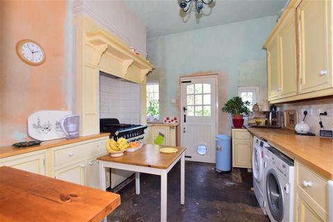 22 Russell Road, Buckhurst Hill, IG9 5QJ