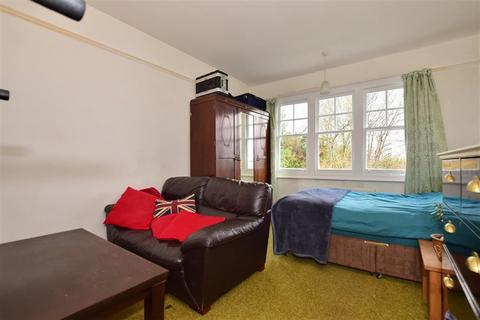 22 Russell Road, Buckhurst Hill, IG9 5QJ