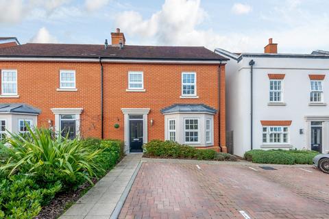6 Goodchild Square, Odiham, Hook, RG29 1FA