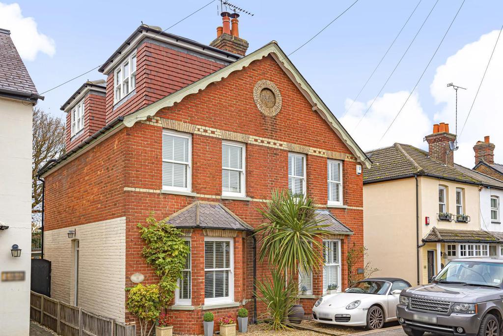 Daisy Cottages, Denby Road, Cobham, KT11 4 bed semidetached house £