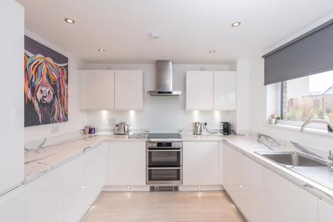 25 Killiekrankies Path, South Queensferry, EH30 9AE