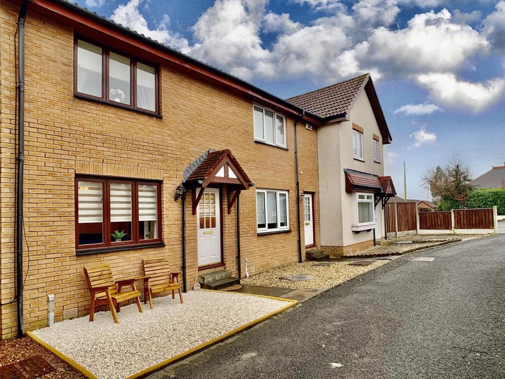 6 Woodside Road, Kilwinning 2 bed terraced house £99,000