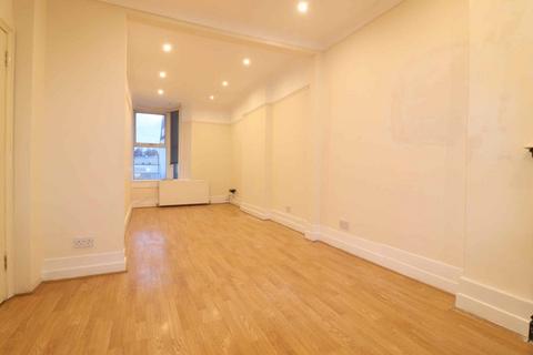 1 bedroom in a flat share to rent, Sydenham Road, Sydenham