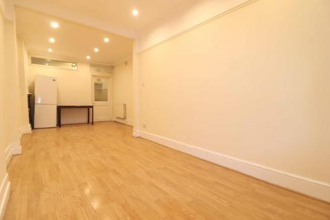 1 bedroom in a flat share to rent, Sydenham Road, Sydenham