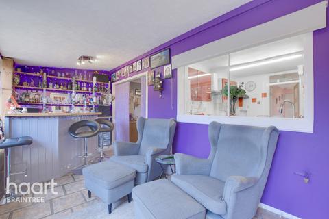 5 Elm Walk, Rayne, Braintree, CM77 6ES