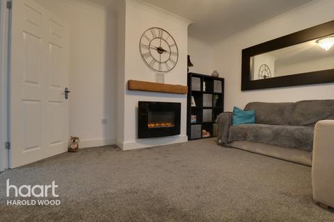 20 Longtown Close, Romford, RM3 7QP