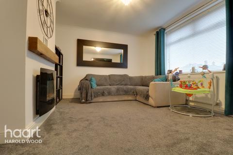 20 Longtown Close, Romford, RM3 7QP
