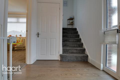 20 Longtown Close, Romford, RM3 7QP