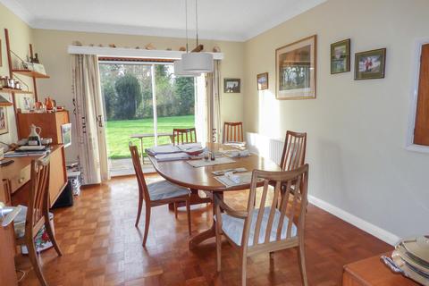 17 The Willows, Stratford-upon-avon, CV37 9QJ