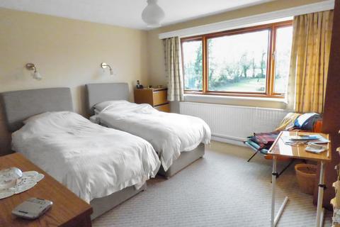 17 The Willows, Stratford-upon-avon, CV37 9QJ