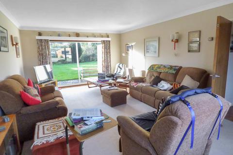 17 The Willows, Stratford-upon-avon, CV37 9QJ