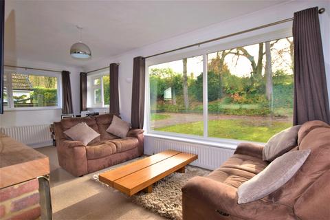 4 Pine Close, Ash Vale, Aldershot, GU12 5LD