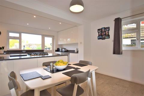 4 Pine Close, Ash Vale, Aldershot, GU12 5LD