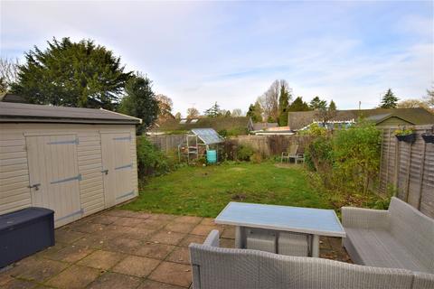 4 Pine Close, Ash Vale, Aldershot, GU12 5LD