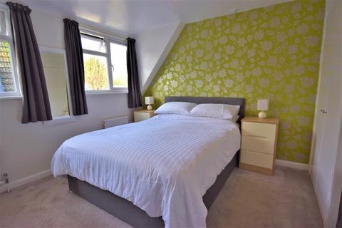4 Pine Close, Ash Vale, Aldershot, GU12 5LD