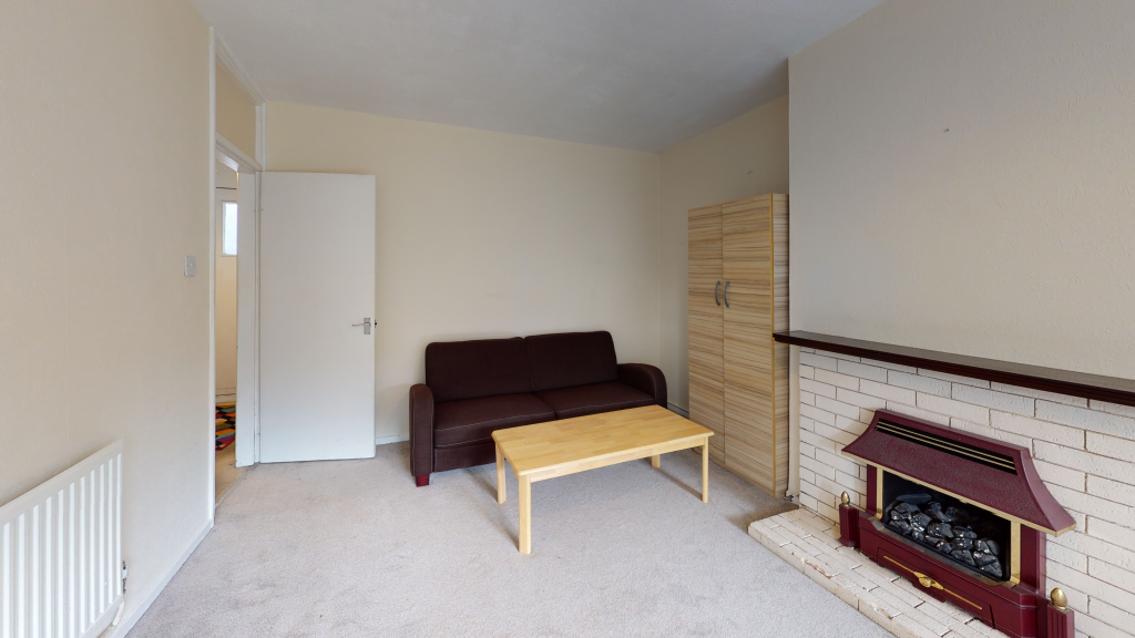 Pevensey House, Ben Jonson Road, London E1 3 bed flat £1,841 pcm (£