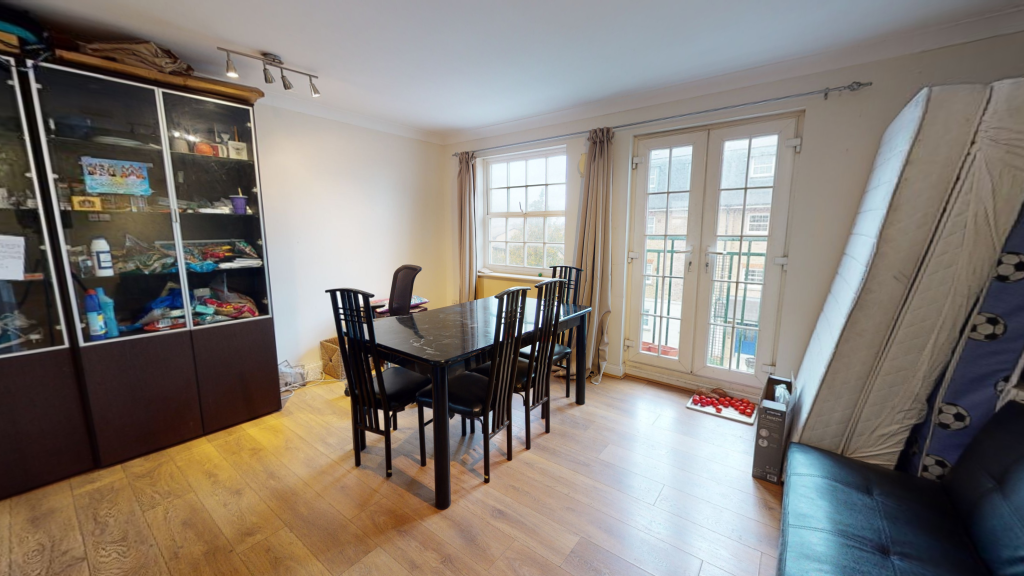 Queensberry Place, London E12 2 bed flat £1,350 pcm (£312 pw)