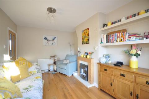 2 Hitchings Way, Reigate, RH2 8EW
