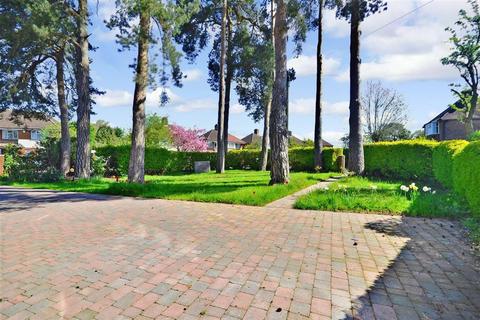 2 Hitchings Way, Reigate, RH2 8EW
