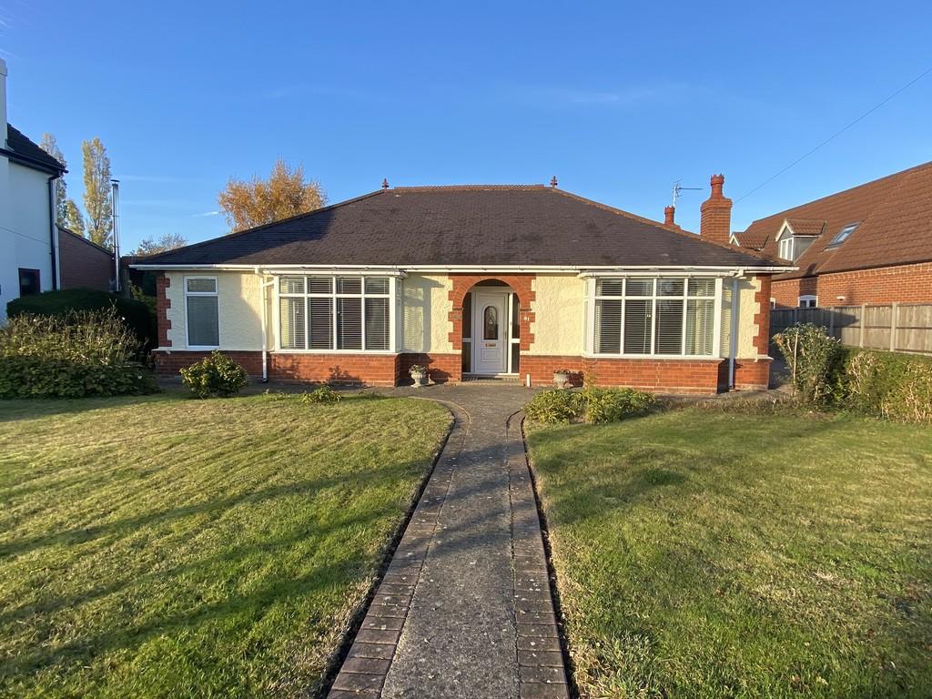 Ryland Road, Welton 4 bed detached bungalow £995 pcm (£230 pw)
