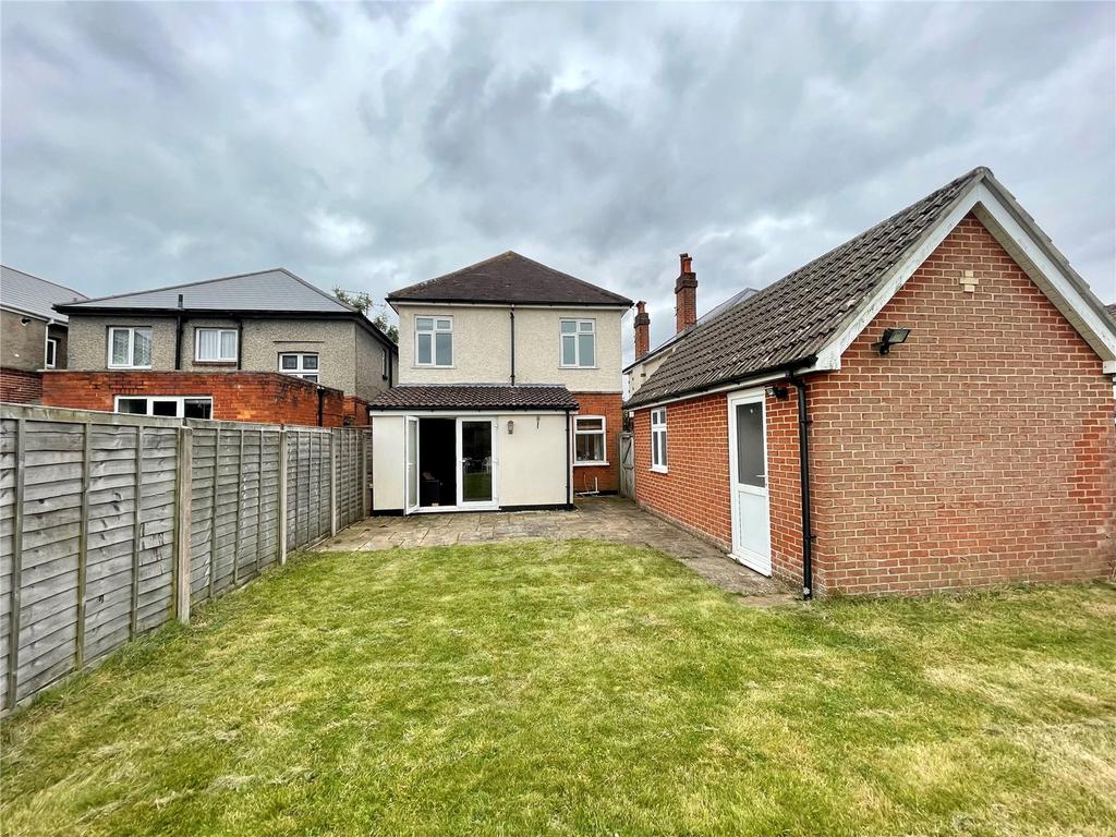 De Lisle Road, Bournemouth, BH3 5 bed detached house to rent £2,450