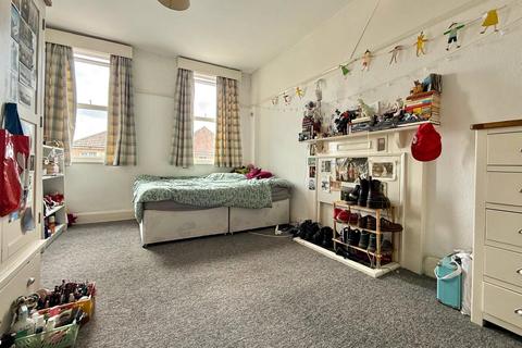 2 bedroom apartment to rent, Wimborne Road, Bournemouth, Dorset, BH9
