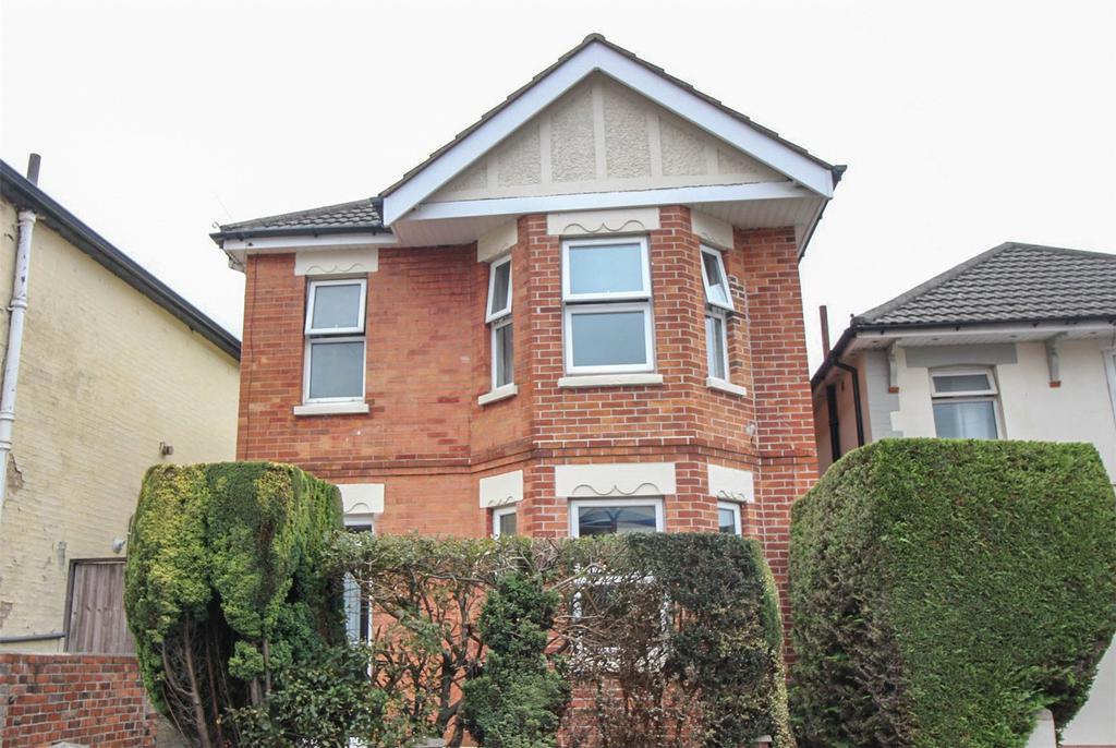 4 bedroom detached house to rent