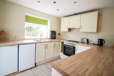 5 bedroom detached house to rent - Columbia Road, Bournemouth, BH10