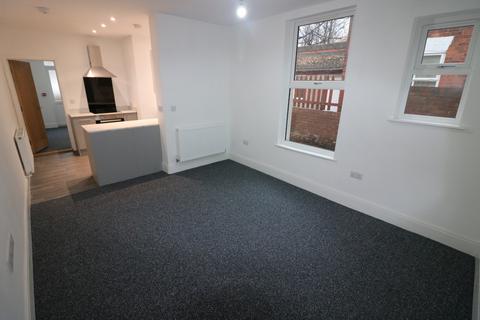 1 bedroom apartment to rent, Flat 2, 20 Louis Street