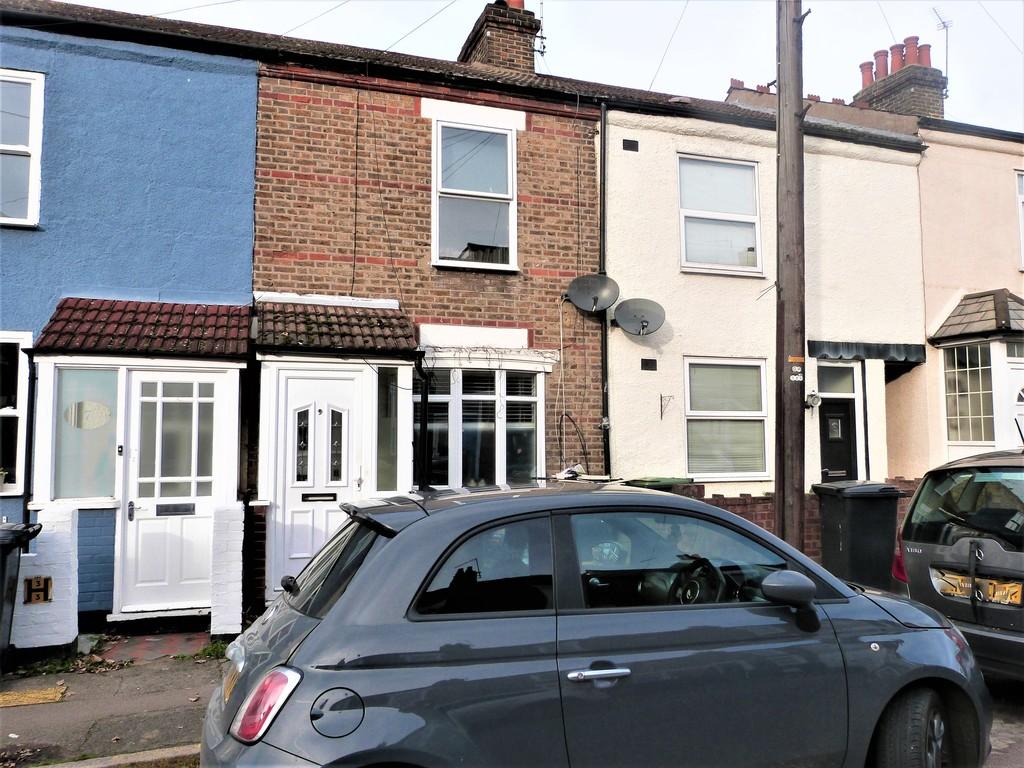 Rounton Road, Waltham Abbey 2 bed terraced house £320,000