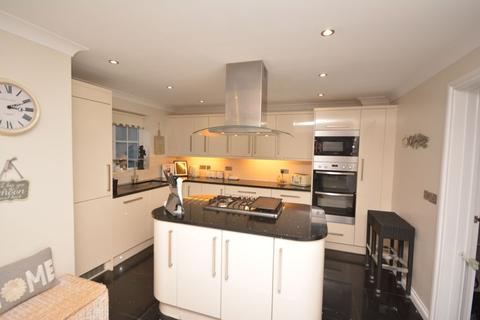 9 Wrenwood, Neath, SA10 7PU