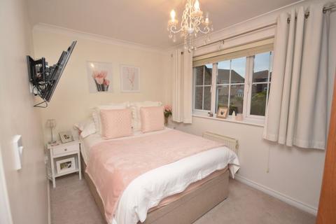 9 Wrenwood, Neath, SA10 7PU