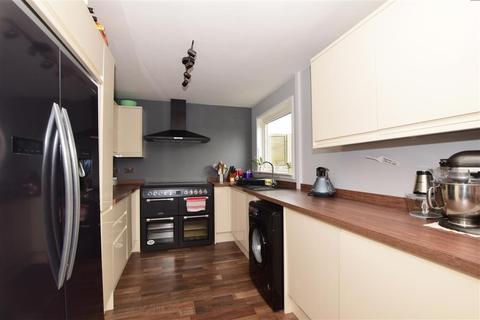 19 Kinross Close, Chatham, ME5 7RS