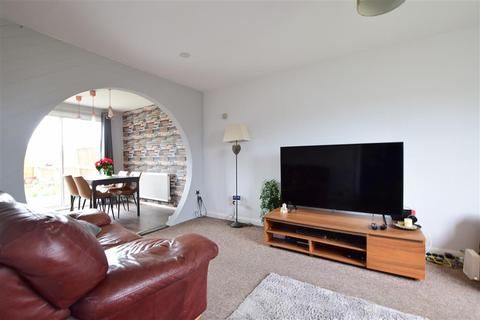 19 Kinross Close, Chatham, ME5 7RS
