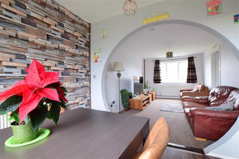 19 Kinross Close, Chatham, ME5 7RS