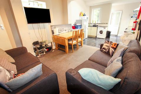 5 bedroom terraced house to rent - Charnwood Grove, West Bridgford