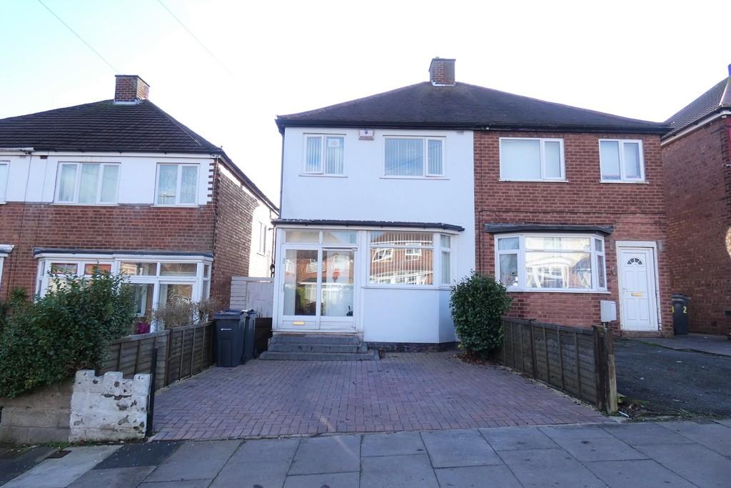 Delhurst Road, Great Barr, Birmingham 3 bed semidetached house £185,000