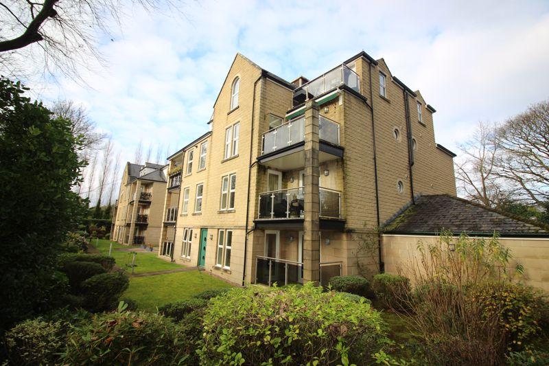 Feversham Grange, Skircoat Green. Halifax 3 bed penthouse for sale £395,000