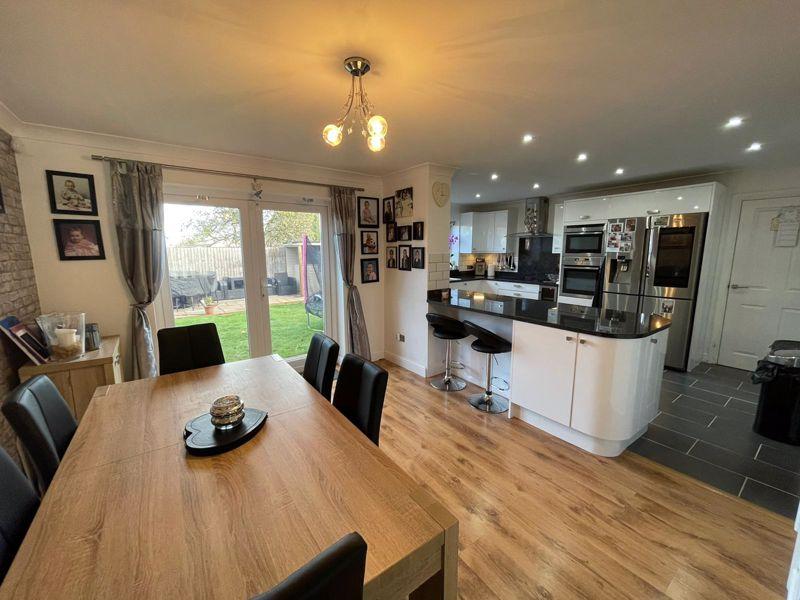 Kitchen Dining Area