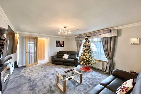 17 Cameron Crescent, Cumnock, KA18 3TA