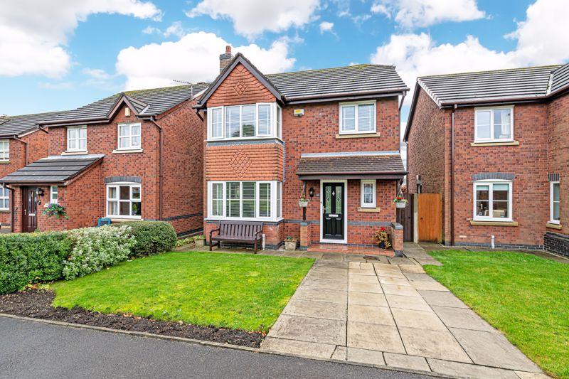 Spinney Gardens, Appleton Thorn, Warrington 3 bed detached house £340,000