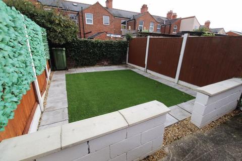 17 Bertie Road, Wrexham, LL13 8EH