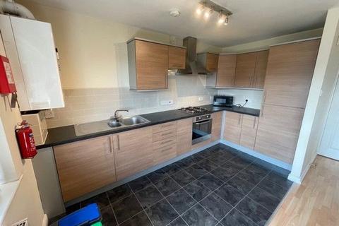 3 bedroom flat to rent, Bramwell Court