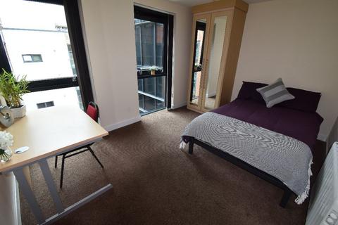 3 bedroom apartment to rent, Apt 4 Devonshire Point