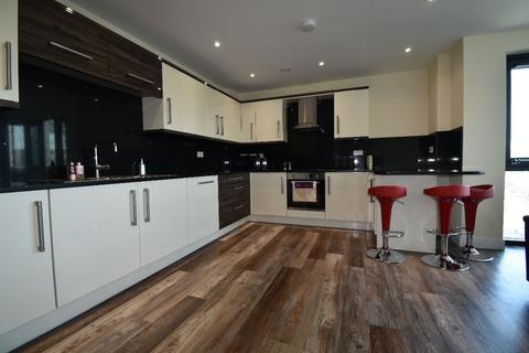 3 bedroom apartment to rent, 50 Ecco