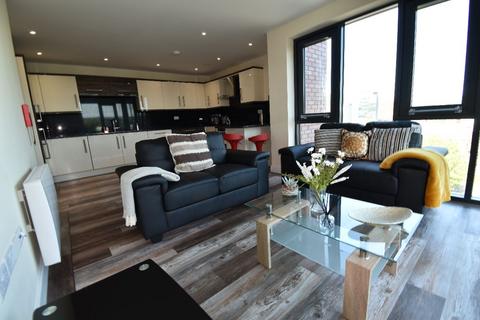 3 bedroom apartment to rent, 50 Ecco