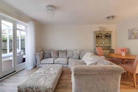 21 Corbett Drive, Lightwater, GU18 5LA